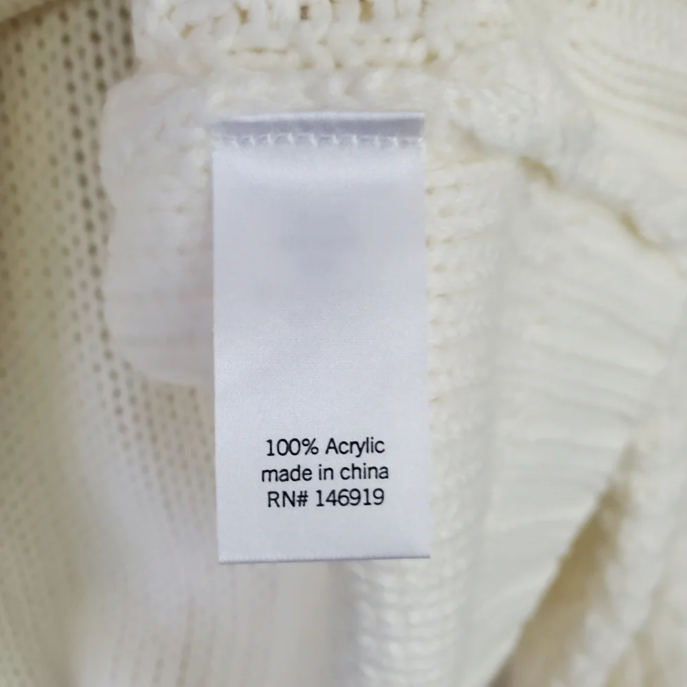 Mudd Cozy White Cable Knit Sweater